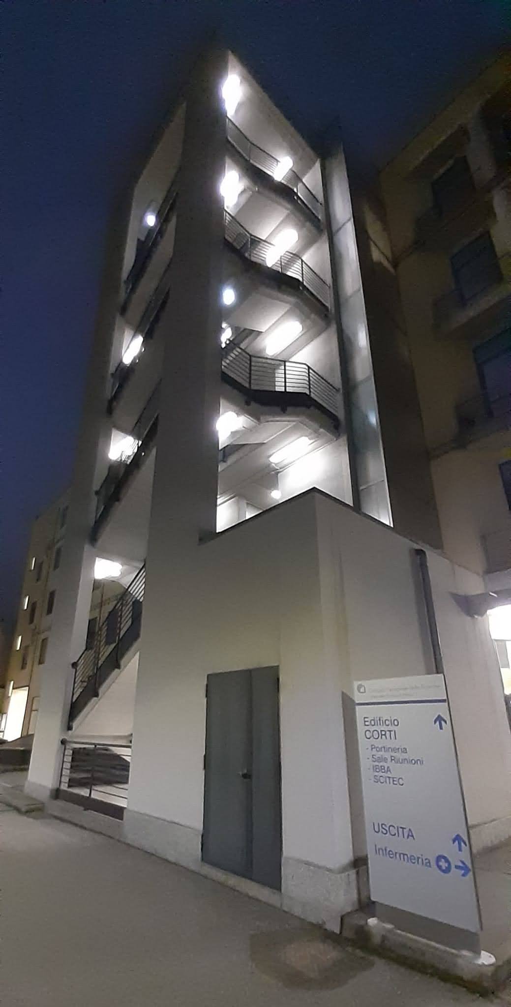 adrmi1 vetrate verticali